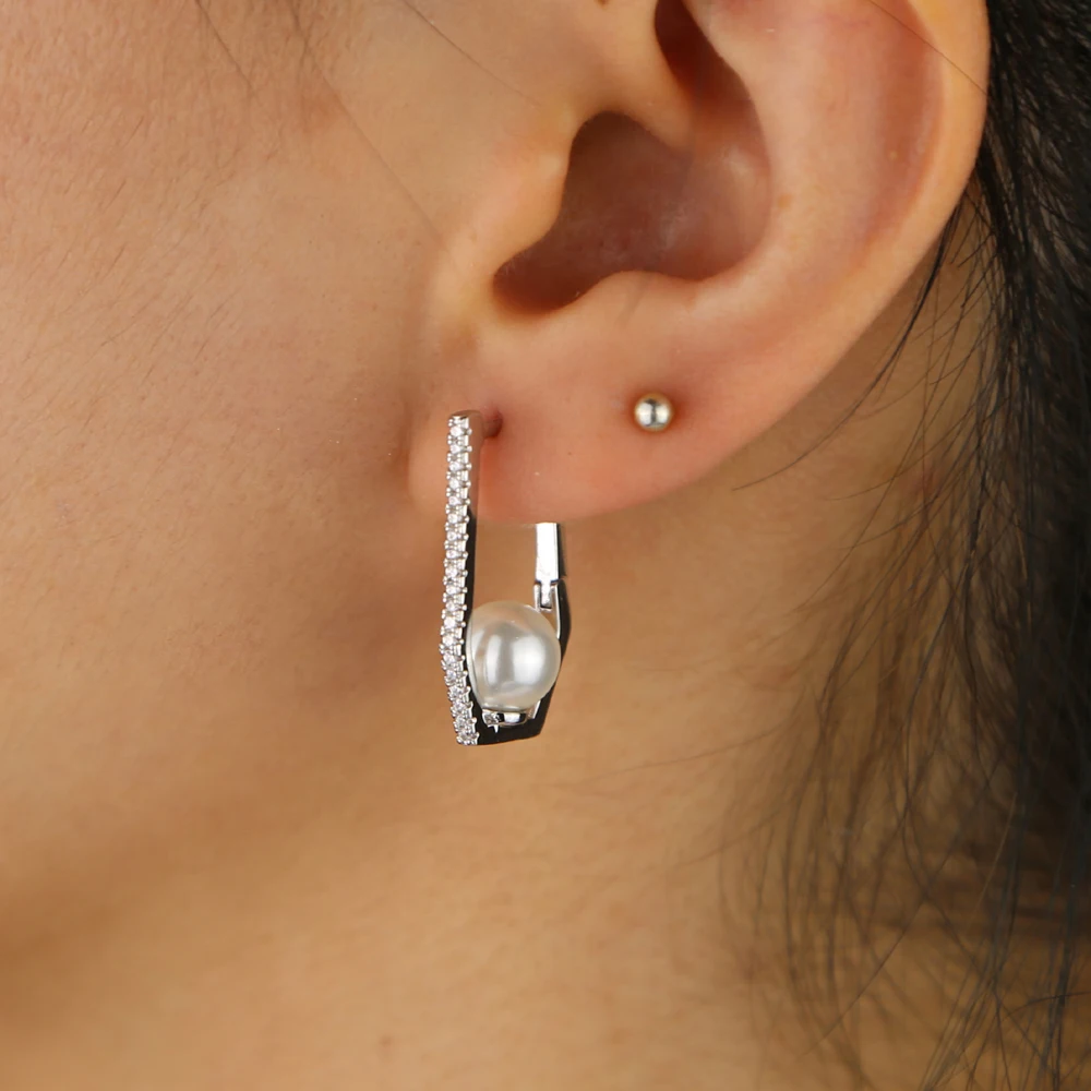 Beautiful tiny charm earring with cz paved pfresh pearl earring for women lady wedding gold color hoop earrings jewelry jewelry