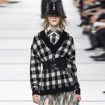 

Fashion Week Women Sweater 2019 Fall Winter Women V neck White Black Plaid Loose Pullover Runway Sweater Knitted Ladies Jumper