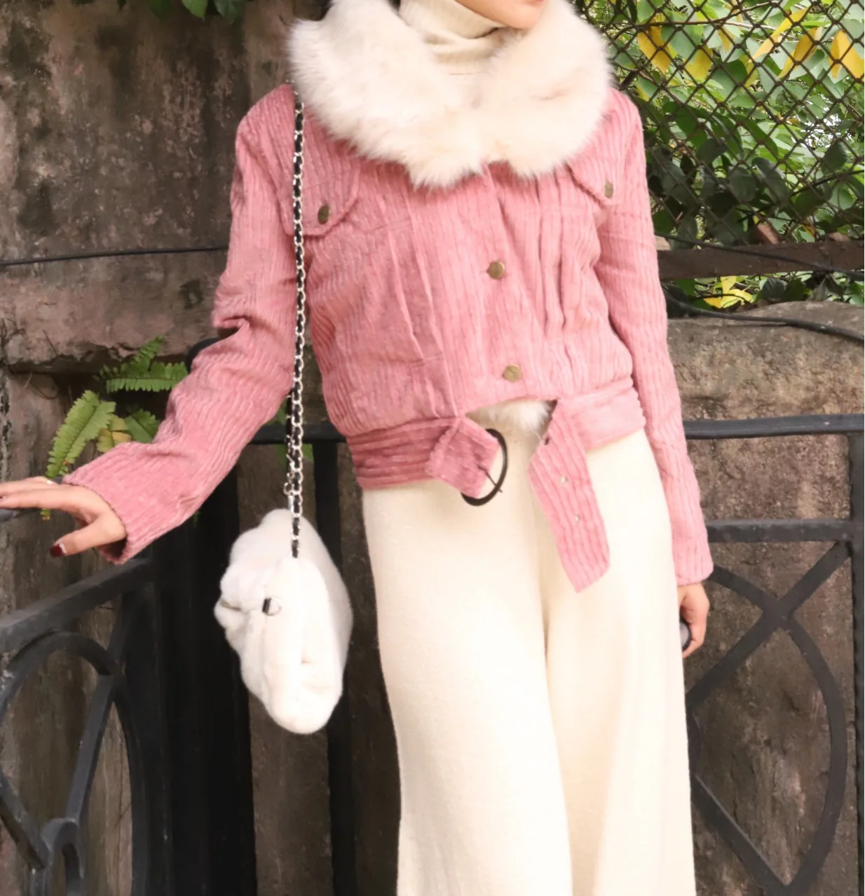 

[R c] Industrial Customizable Raspberry Powder Corduroy Hand Cotton Coat Jacket (Fur Collar Splittable)