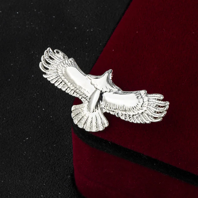 New Retro Animal Eagle Wings Brooch Metal Birds Badge Collar Pins Fashion Suit Shirt Lapel Pin Jewelry for Men Accessories