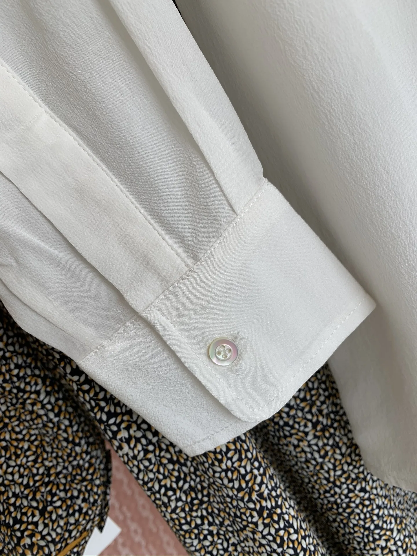 Camisa Feminina Seda Clássico Bolso Topo Sólido Blusas Femininas 18 mm 3 High Quality Moda Feminina