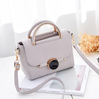New style handheld small square bag single shoulder oblique cross chain bar Korean version women's minority |