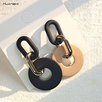 

HUANZHI 2020 s925 Black White Contrast Color Acrylic Long Drop Earrings Stitching Geometric Round Chain For Women Girls Jewelry