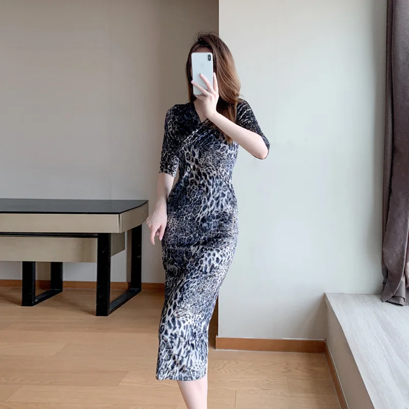 

Popular 2021 Spring Women New V-neck Leopard Print Bodycon Dress Autumn Three-quarter Sleeve Dresses High End Ladies Vestidos