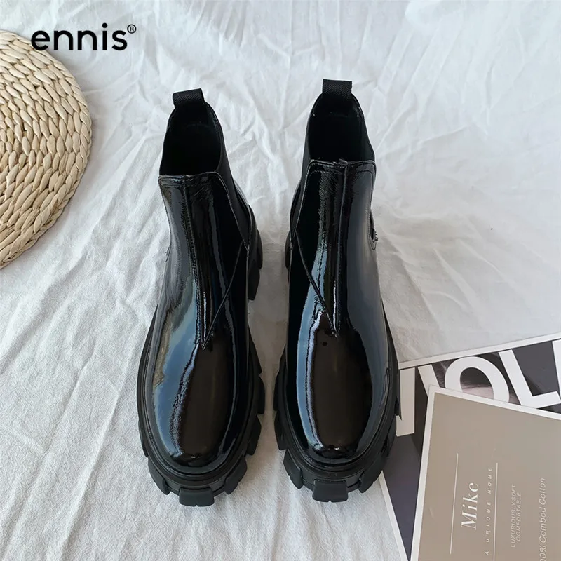 ENNIS/брендовые красные ботинки на платформе женские ботинки Новая модная женская обувь из лакированной кожи без шнуровки ботинки на толстой подошве осенние черные A9182