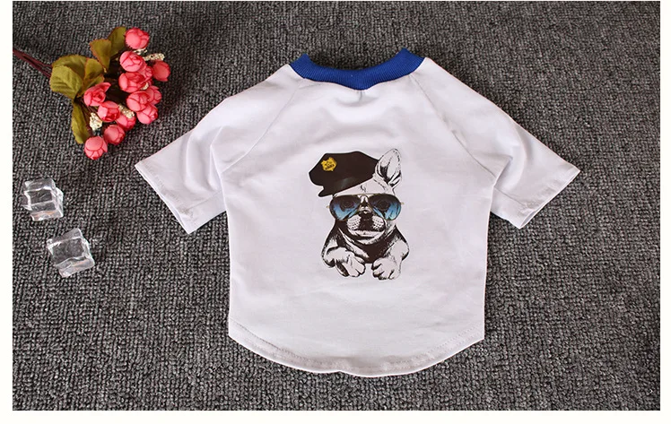 Есть крутые собачьи головы на одежде для домашних животных. Модная футболка уникального дизайна подходит для кошек; одежда для весны и осени