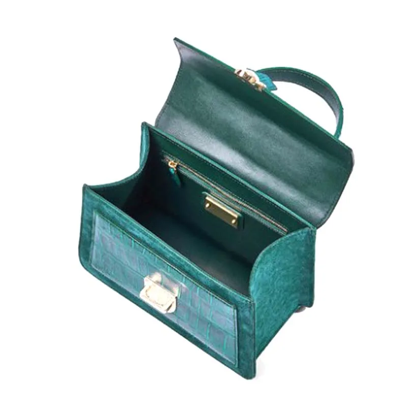 Рисунок 5 - Женская сумка из крокодиловой кожи