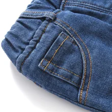 Детские теплые удобные джинсы с начесом; сезон осень-зима брюки с милой вышивкой в Корейском стиле для мальчиков с героями мультфильмов