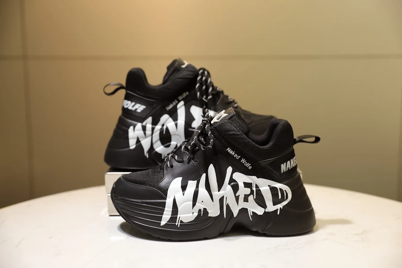 Brand luxury shoes graffiti casual women's sports shoes spring and autumn new muffin bottom comfortable breathable women's shoes