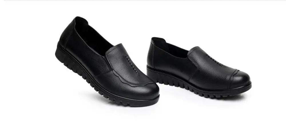 Spring Autumn flats Shoes Woman Genuine Leather Women Flats Slip On Women Loafers Soft bottom non-slip Female Shoes Large size