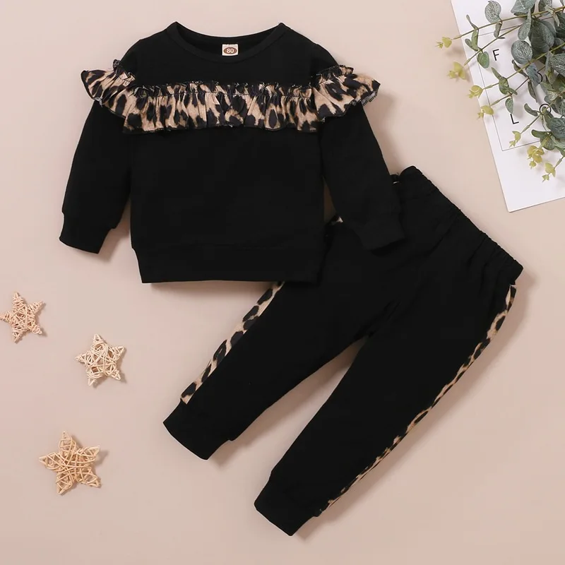 Модный комплект одежды для маленьких девочек