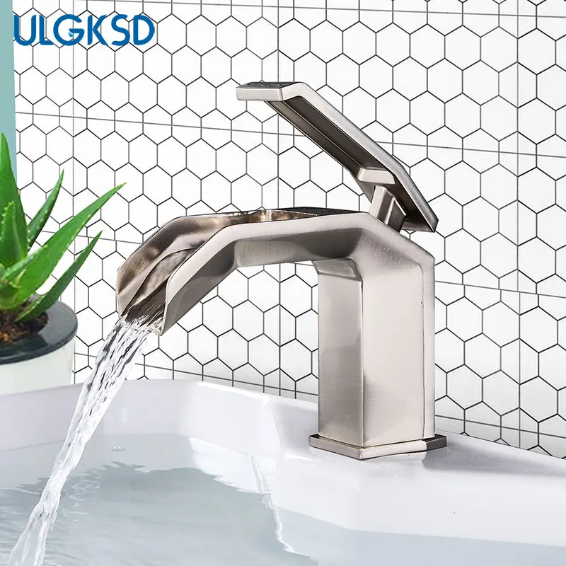 

ULGKSD Torneira Banheiro Bathroom Sink Faucet Single Handle Hot Cold Water Tap Deck Mounted Basin Faucets Waterfall Mixer Crane
