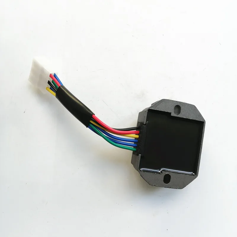 Напряжение регулятор для трактора Kubota B1550D B1550E B1550HST-D B1550HST-E 12V