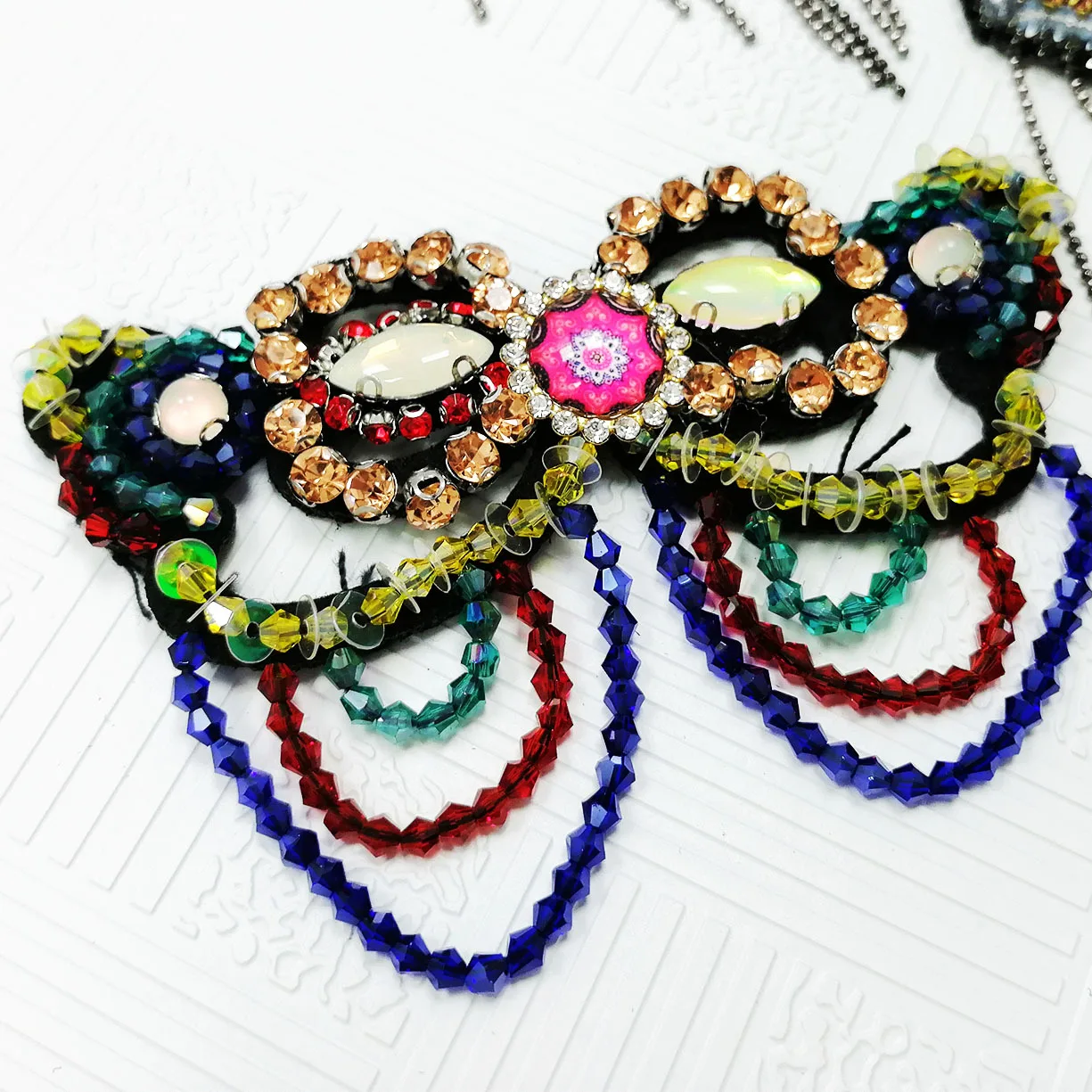 Красочные Lady beaded патч для одежды модного бисера для поделок в Знак Эмблемы для плеча патч для Панк пальто костюм с аппликацией