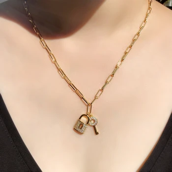 

Fashion Small Key Lock Pendent Necklace For Women Gold Color Copper Chain Punk zircon Statement Choker Necklaces Hip Hop jewelry
