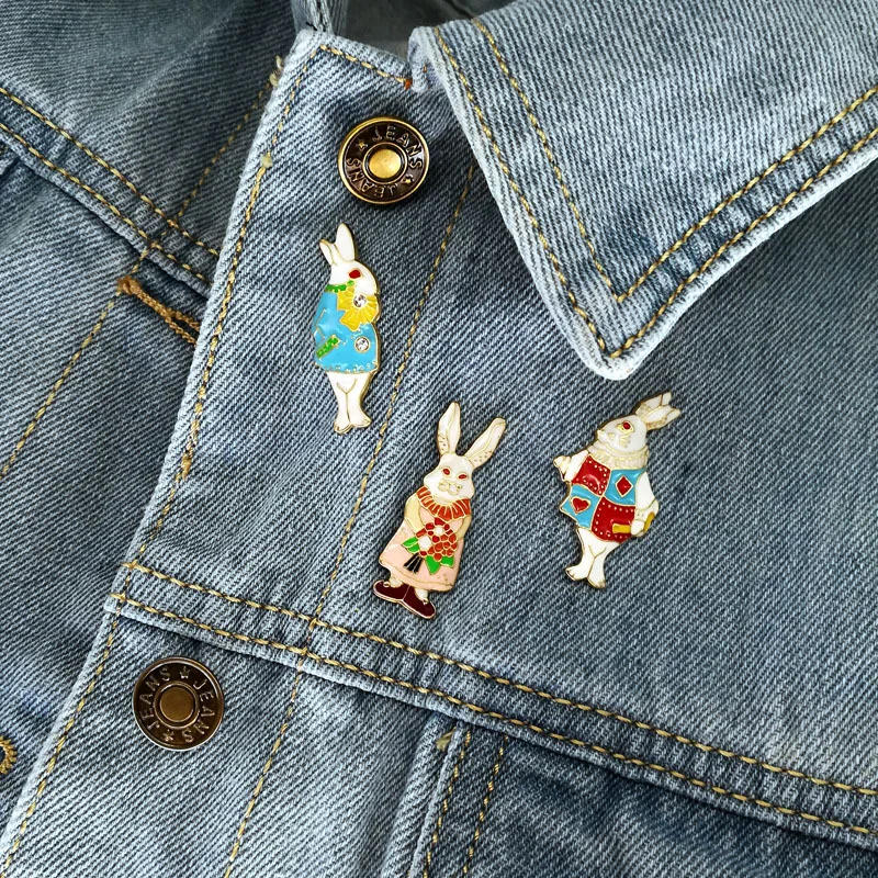 

Alice In Wonderland Miss Mr. Rabbit Glaze Cute Enamel Brooch Badge Pin Cosplay Props Accessories Gift for Girls Women Jewelry