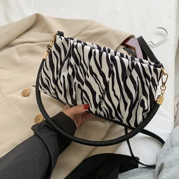 

Women Winter Crossbody Female Purse Handbag Popular Simple Female Daily Bag Fashion Suede Shoulder Underarm Bag