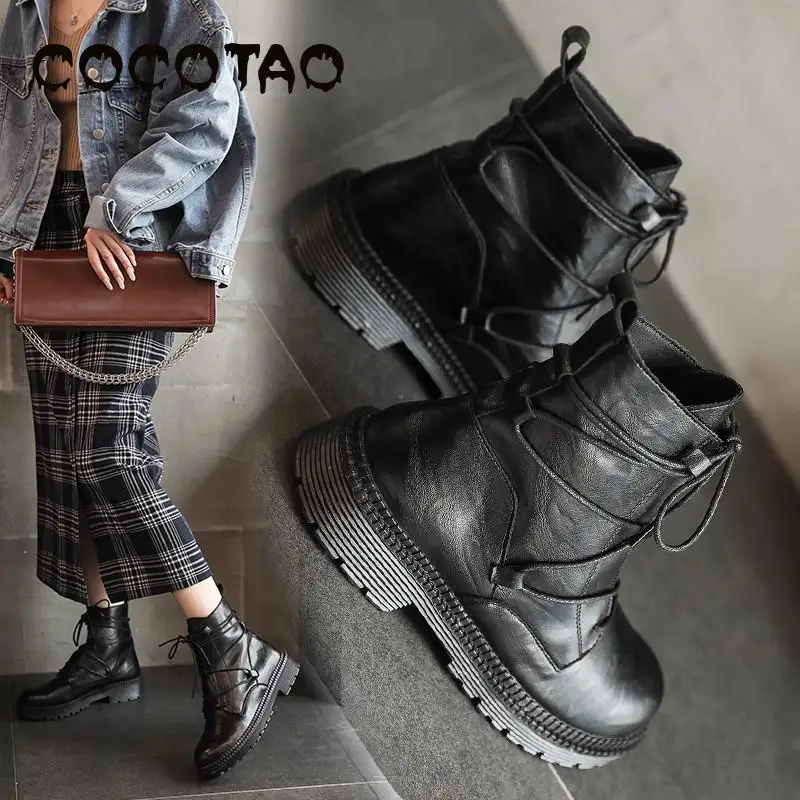 Baratos 2019 nuevo Martin estilo británico grueso con fondo grueso rojo botas cortas mujeres Flat Thin otoño botas Primavera y otoño botas