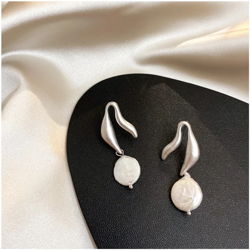 New Korean Retro Irregular Gold Silver Matte Metal Freshwater Pearl Earrings Women Prevent allergy Pin Baroque Wedding Jewelery