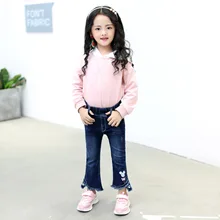 Весенняя детская одежда в Корейском стиле; джинсы для девочек с вышивкой Микки Мауса; эластичные брюки средней длины с кисточками для детей