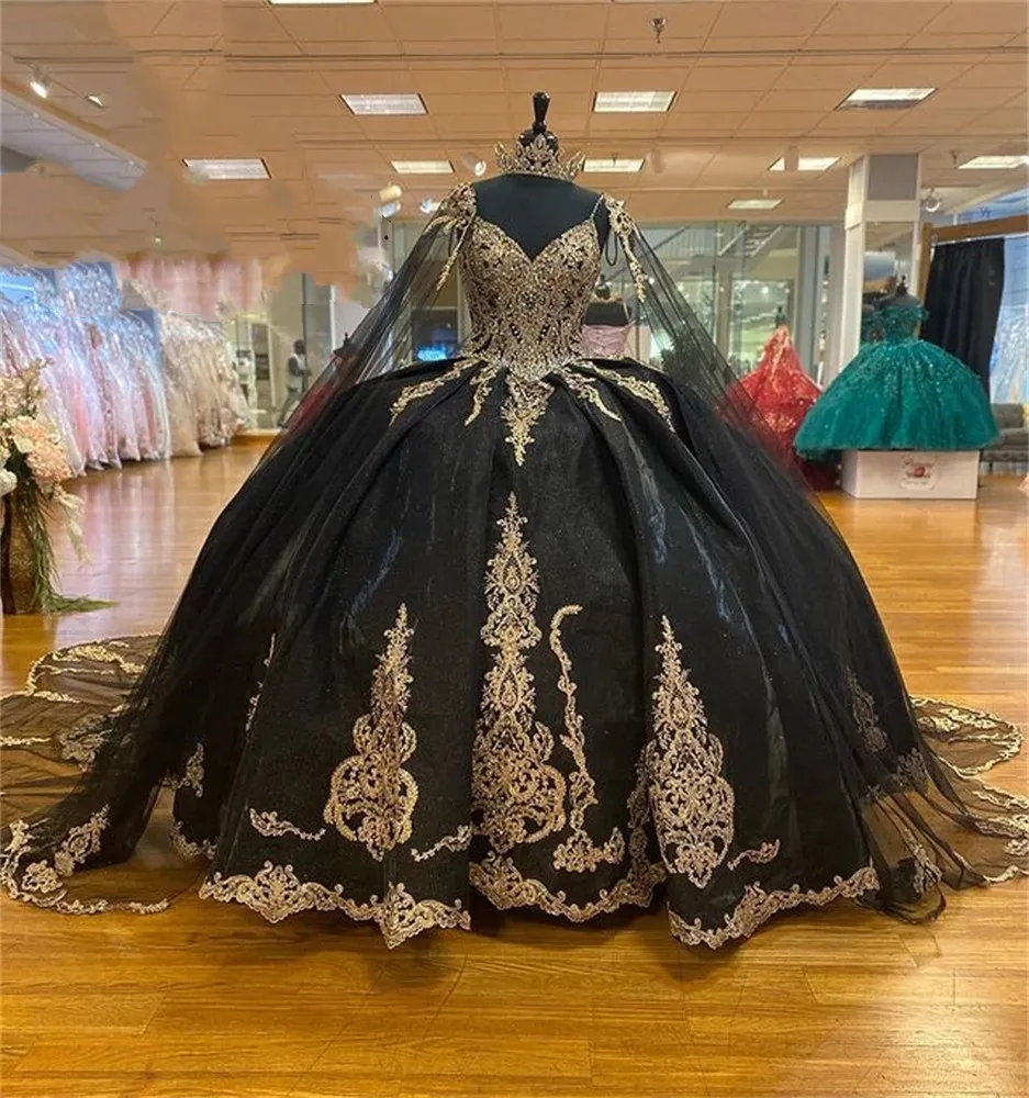 

Black Gold Puffy Princess Quinceanera Dresses with Cape Luxury Sparkly Applique Beaded Lace-up Corset Vestidos de 15 años