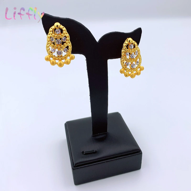 He416d16be693450eb9d2615a8d124521L