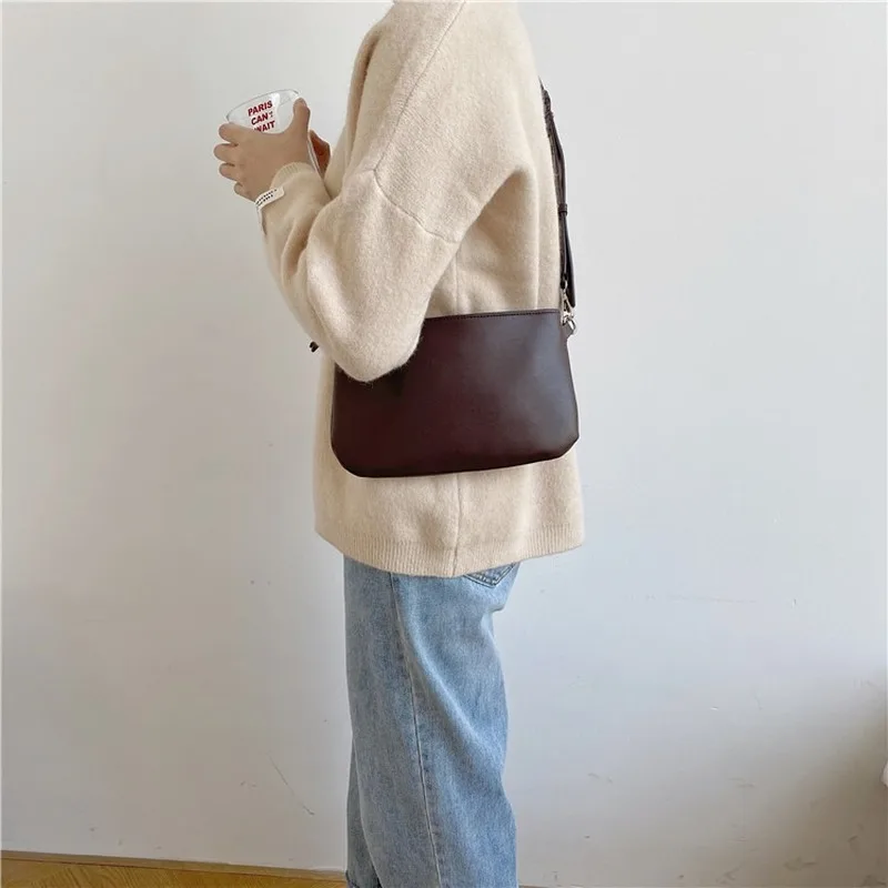 

Women's bag fashion personality wide shoulder strap messenger bag simple retro shoulder bag solid color soft face small bag