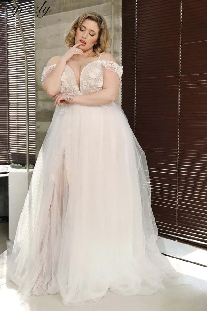 Плюс размер пляжное свадебное платье простое с открытыми плечами Спагетти ремни Аппликации Кристалл большой размер свадебное платье с разрезом Trouwjurk