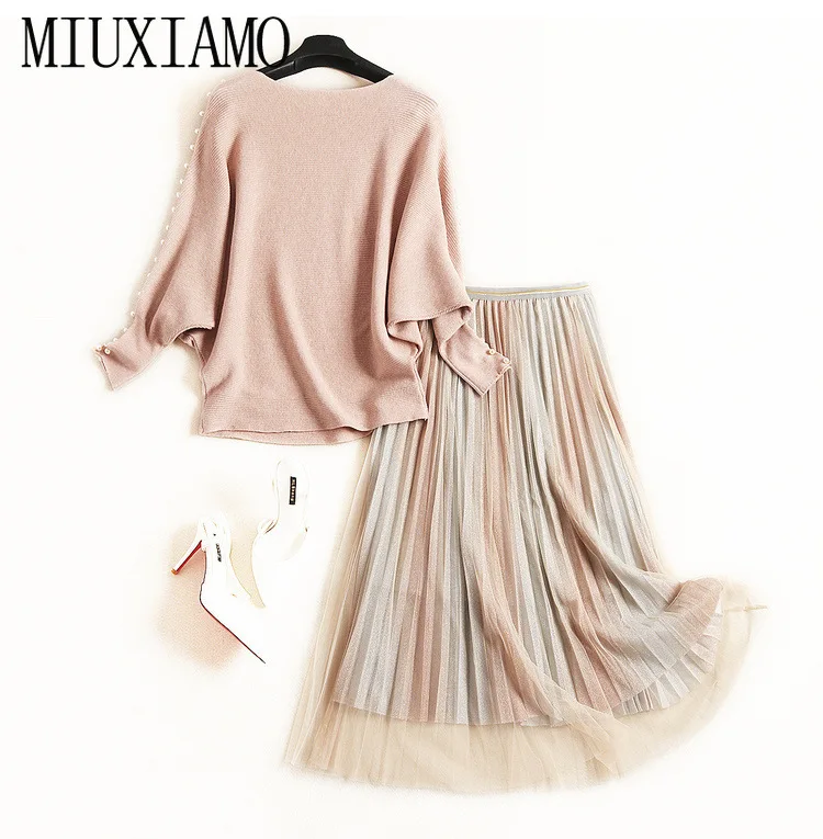 

MIUXIMAO 2019 Autumn Office Lady Runway Twinset Elegant Batwing Luxury Pearls Top + Contrast Color Pleated Midi Skirt Twinset