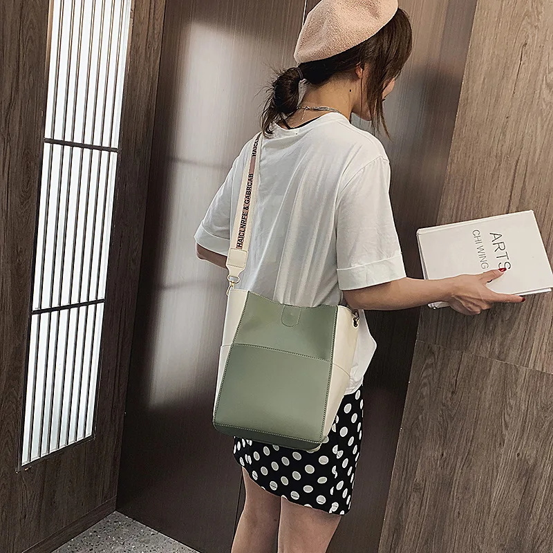 

Simple Big Bag Female 2018 New Chaozhou Summer Large Capacity One-shoulder Bucket Handbag Korean Version Hand-held Slant Bag