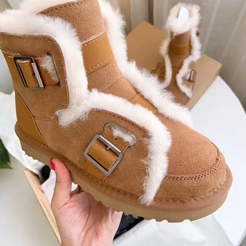 Women's snow boots Winter big size thick bottom warm ankle boots Winter new fashion leather wool motorcycle Martin boots boty
