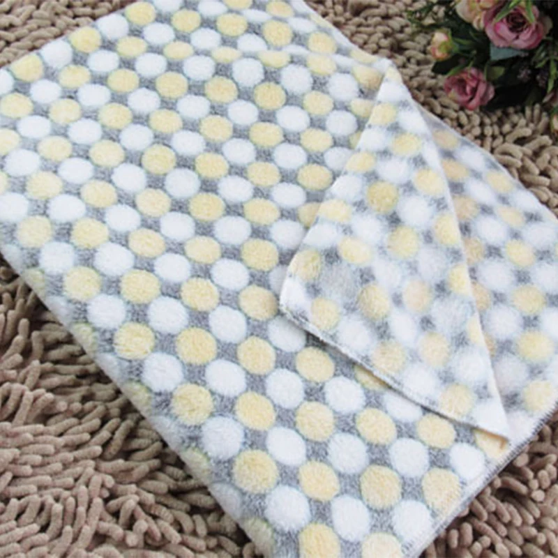 Soft Flannel Pet Dog Blanket Dots Printed Breathable Dog Cat Bed Mat Warm Pet Sleeping Cushion Cover For Pet Dog Cat Products