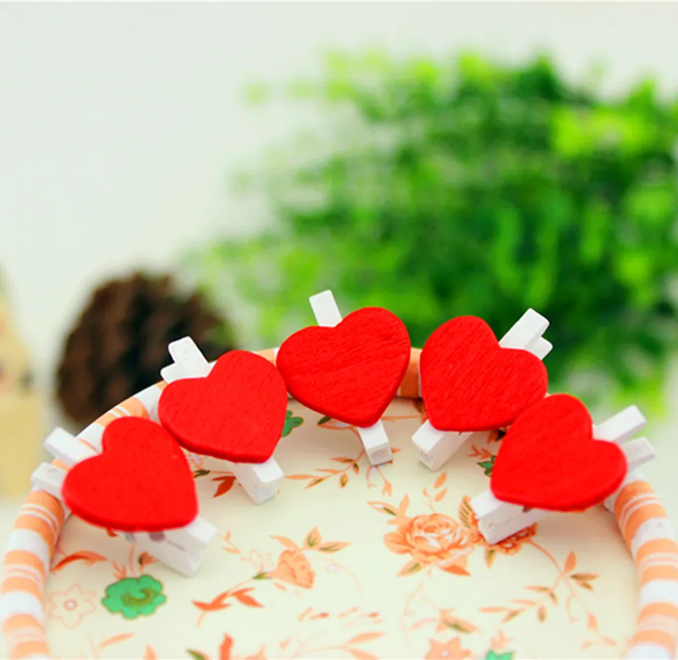 

[Price Reasonable] Korean Style Tone Sweet Love Wood Peach Heart Small Wooden Clip Snacks Clip Picture Portfolio