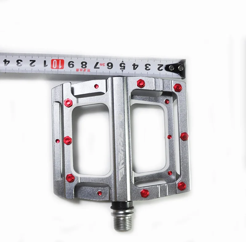 332-silver-bike-pedal3