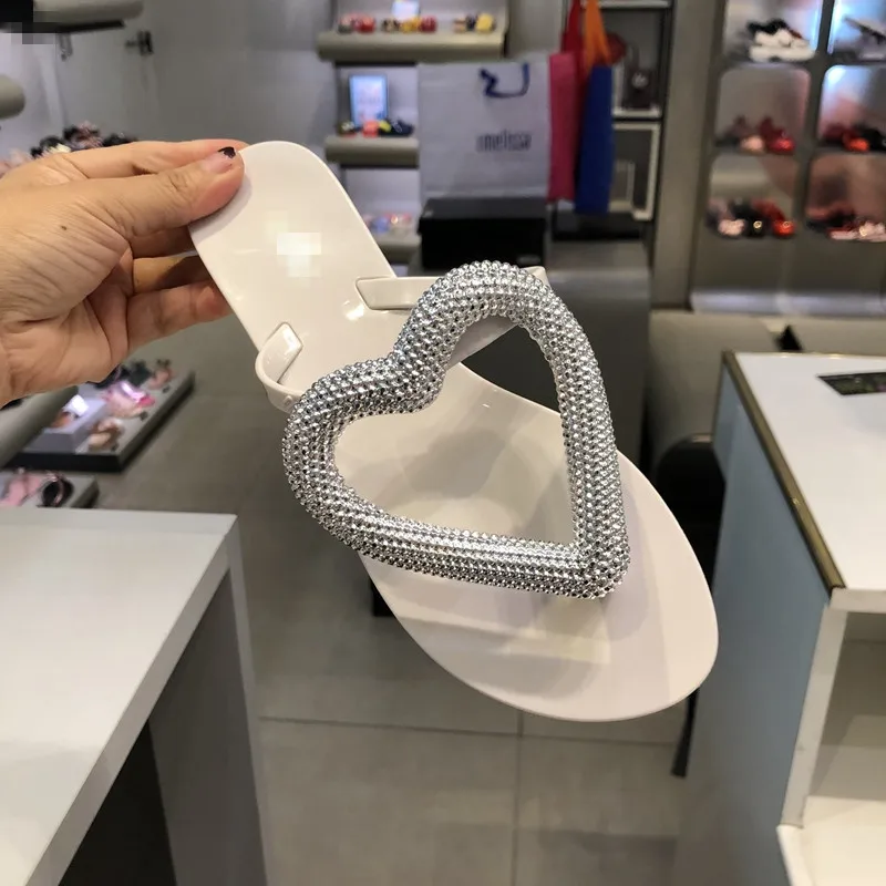 10691288222_655998026