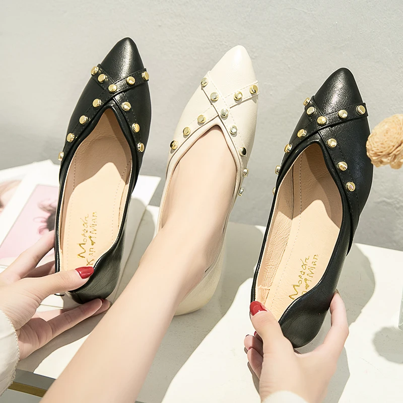 

All-Match 2019 Fashion Women's Soft Female Shoe Autumn Pointed Toe Casual Woman Platform Shoes Shallow Mouth Rivets Studs Modis