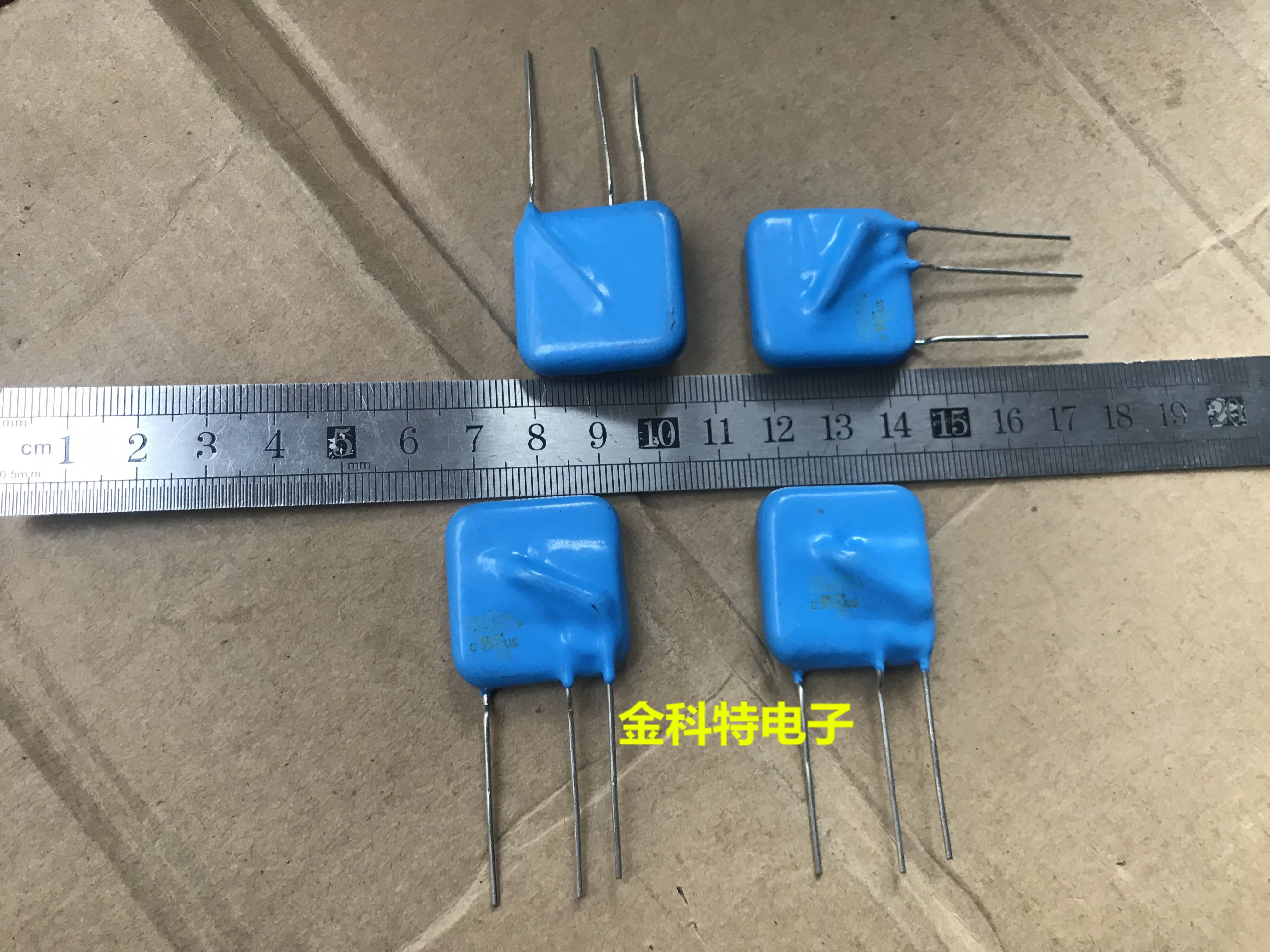 

Original New 100% TVZ25RCN122KBS T25RCN122K varistor 1200V 28MM 3pin (Inductor)