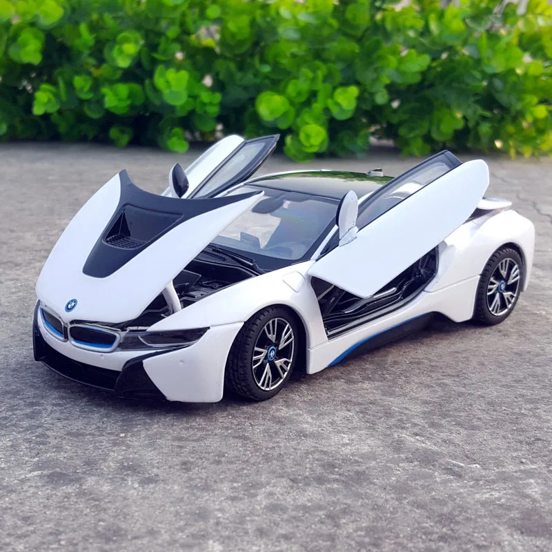 Модель автомобиля RASTA 1:24 BMW i8 из белого сплава имитация украшения коллекционная