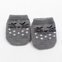 Носки из кораллового флиса для малышей, нескользящие носки-тапочки для малышей, милые теплые носки унисекс с рисунками из мультфильмов на осень и зиму для детей 0-2 лет - Цвет: Серый