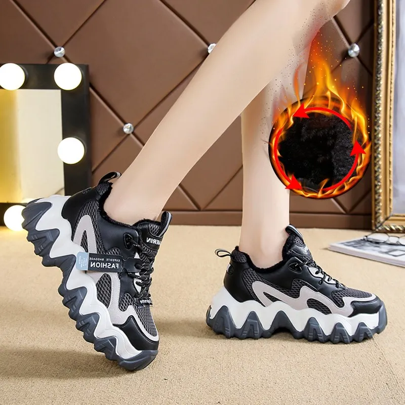 Теплая зимняя бархатная обувь; удобные женские дышащие кроссовки; обувь на меху на плоской подошве 5 см; повседневная женская обувь из хлопка на платформе