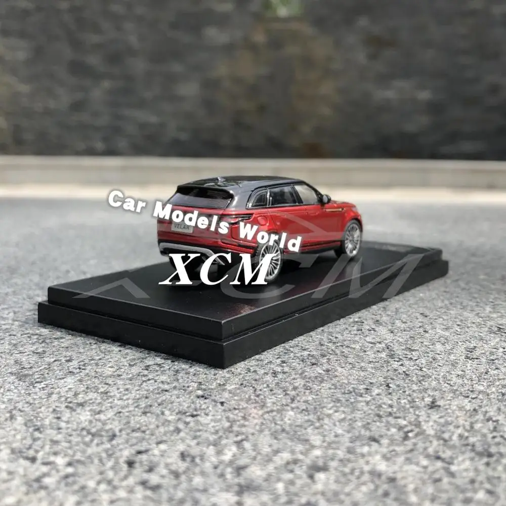 Литая под давлением модель автомобиля для ЖК-моделей Velar 1: 64(красный)+ маленький подарок