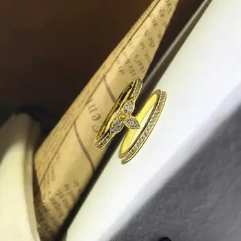 

2020 new creative popular sharp flower gypsophila diamond ring fashion jewelry gifts for glamorous ladies