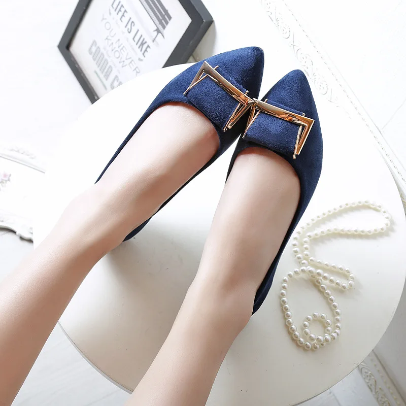 

2019 Spring And Summer New Style Korean-style Shallow Mouth Pointed Flat Black Square Buckle Work Shoes Flat Heel Large Size WOM