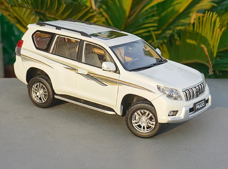Оригинальная Авторизованная аутентичная модель автомобиля SUV 1/18, модель автомобиля Toyota Land Cruiser Prado, Классическая модель из белого металла в подарок