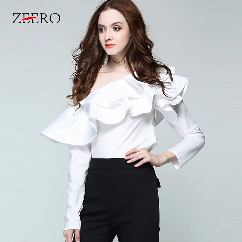 Женская блузка в полоску белая хлопковая с длинным рукавом и оборками на одно