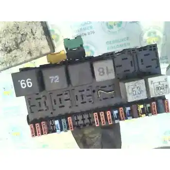 

4132318 box Reles/Fuses Volkswagen Golf Iii Saloon (1h1) 1.9 Turbodiesel Cat (aaz)