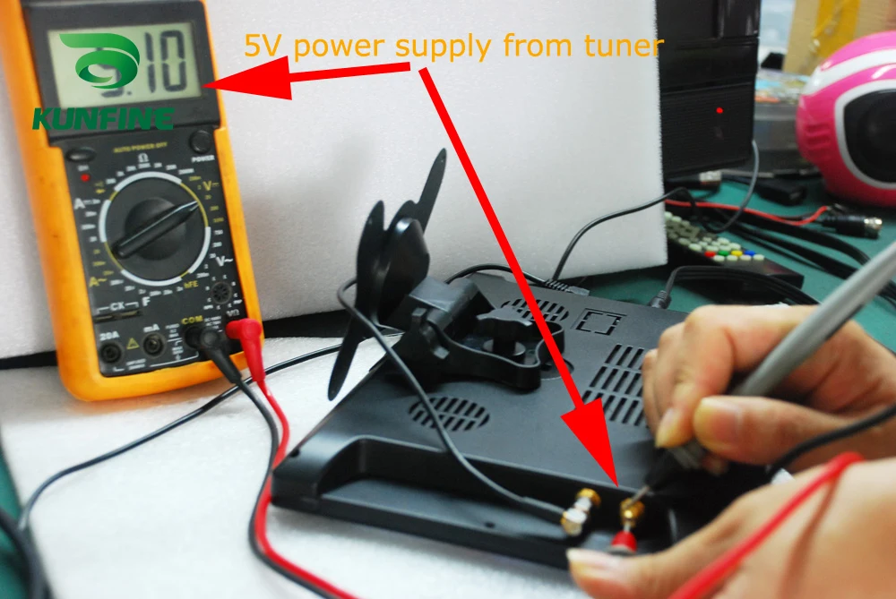 ISDB-T_10_5V_power_supply_from_tuner