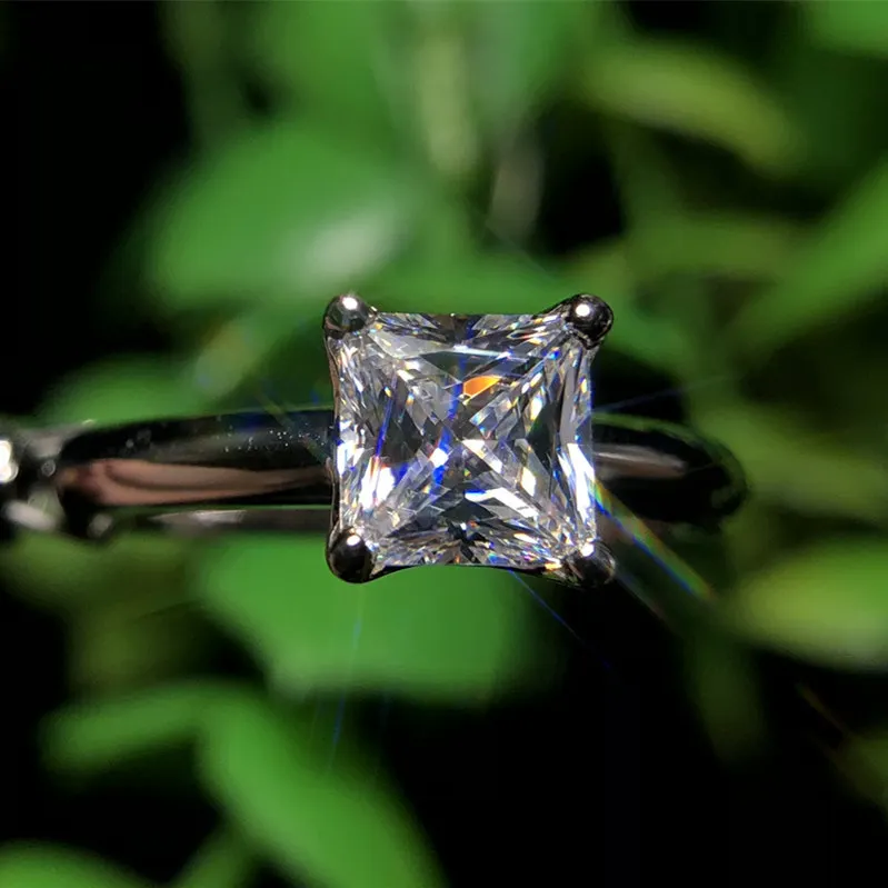 

Model Diamond Ring Women's Fine Silver Platinum Plated High Carbon Diamond Ring Princess Sugar Diamond Ring Wedding Ring