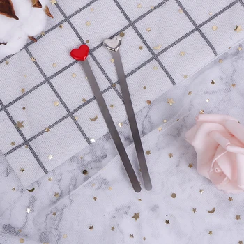 

Love Heart Metal Bookmarks Creative Beautiful Bookmark Gift