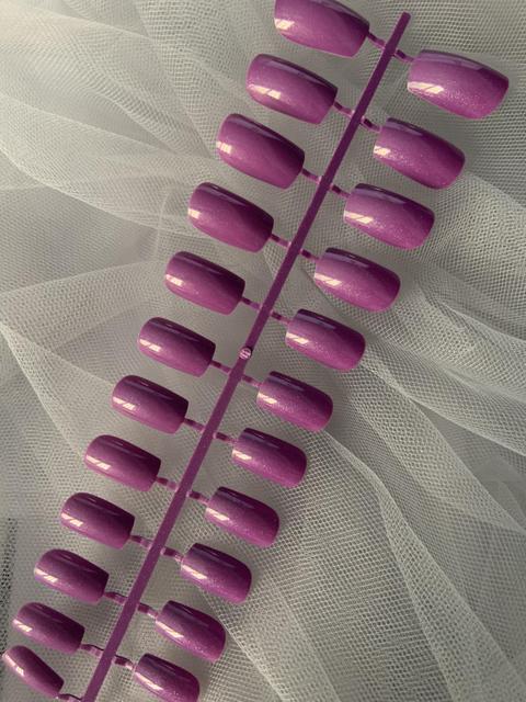 Fake Nails Faux Ongles UV Effect False Nails Full Cover Medium Square Press on Artificial Nail Art Manicure Accessories